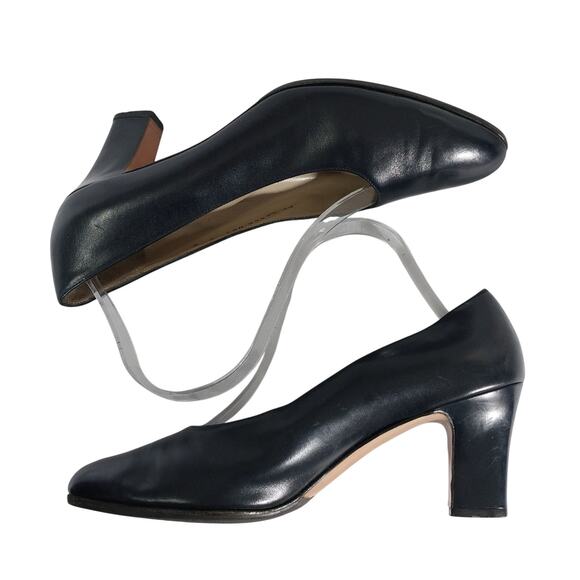FERRAGAMO! BLACK GENUINE LEATHER SUPER SLEEK, UNDERSTATED & ELEGANT PUMPS! SZ 9B - Picture 6 of 11